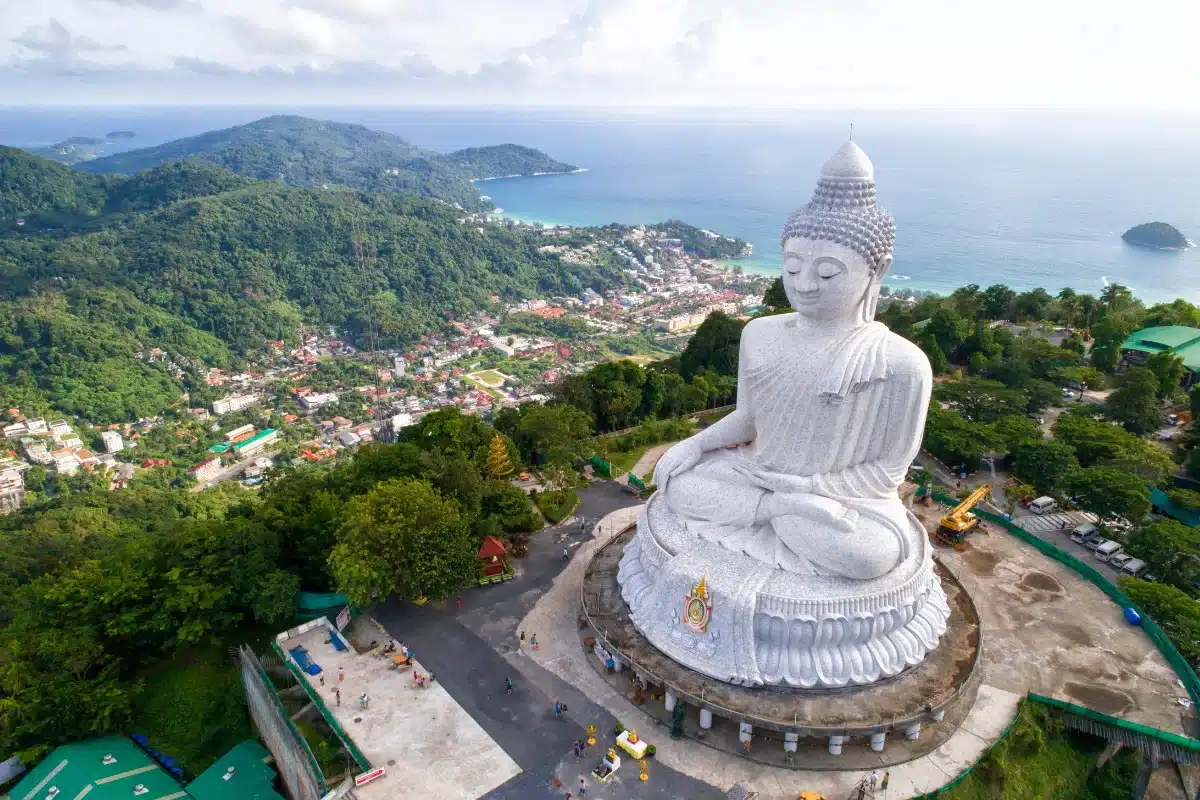 เสริมสิริมงคล กับพระพุทธมิ่งมงคลเอกนาคคีรี ที่วัดพระใหญ่ภูเก็ต